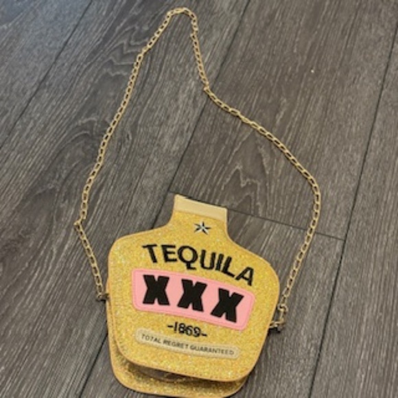 Tequila bottle purse (silver or gold) - Picture 3 of 8